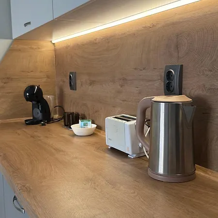 Apartment Cozy Near The Park With Huge Verandah Free Parking *