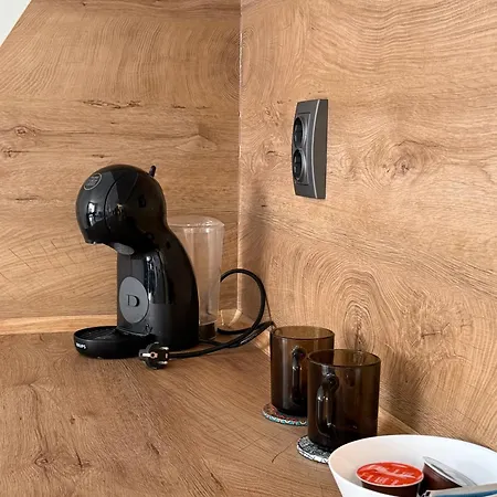 Cozy Near The Park With Huge Verandah Free Parking *