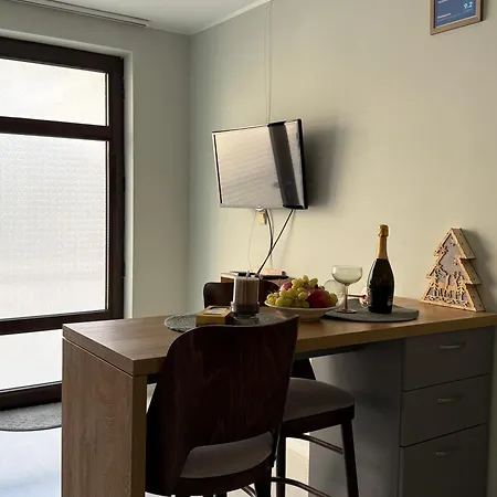 Apartment Cozy Near The Park With Huge Verandah Free Parking