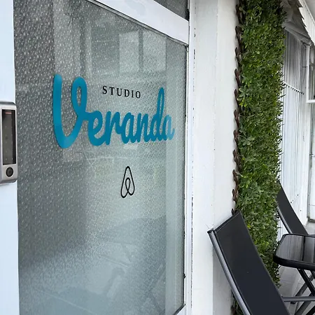 Cozy Near The Park With Huge Verandah Free Parking