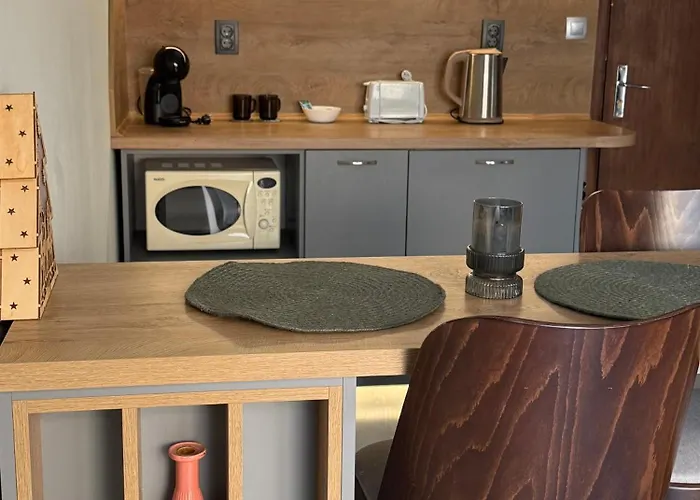 Cozy Near The Park With Huge Verandah Free Parking Appartement *